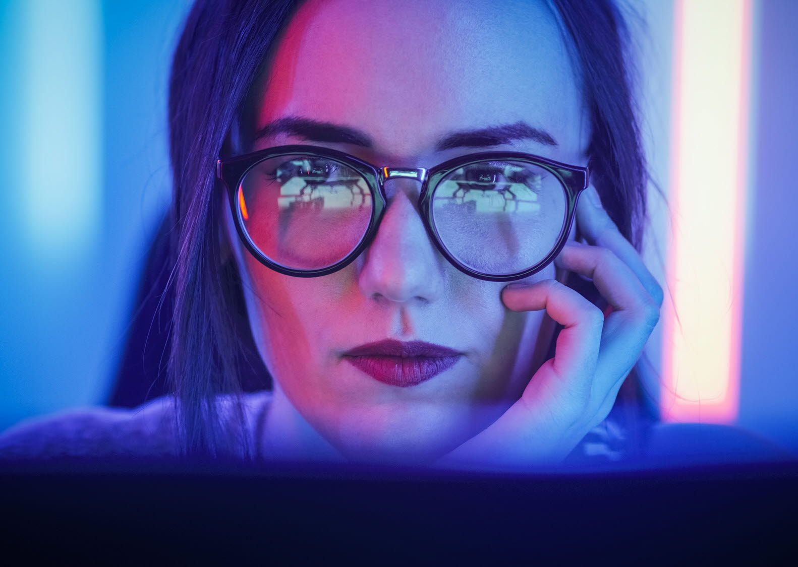 Woman wearing eye glasses